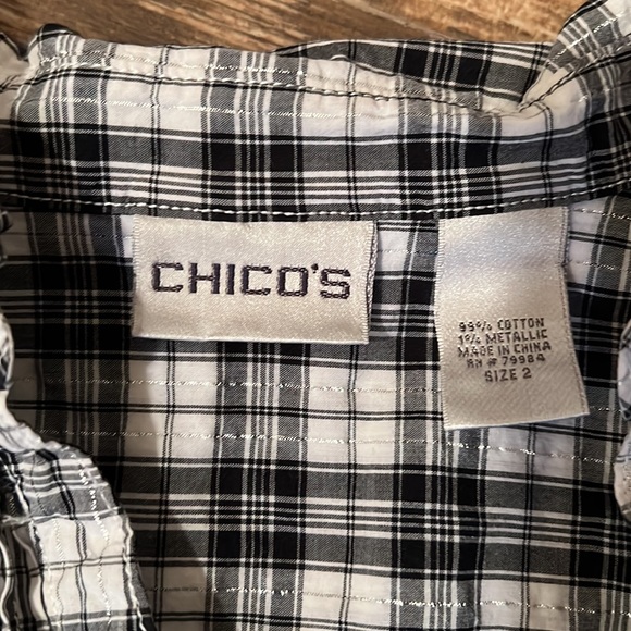 Chico’s black and white plaid popover button down blouse with metallic Sz. 2 - Picture 4 of 4